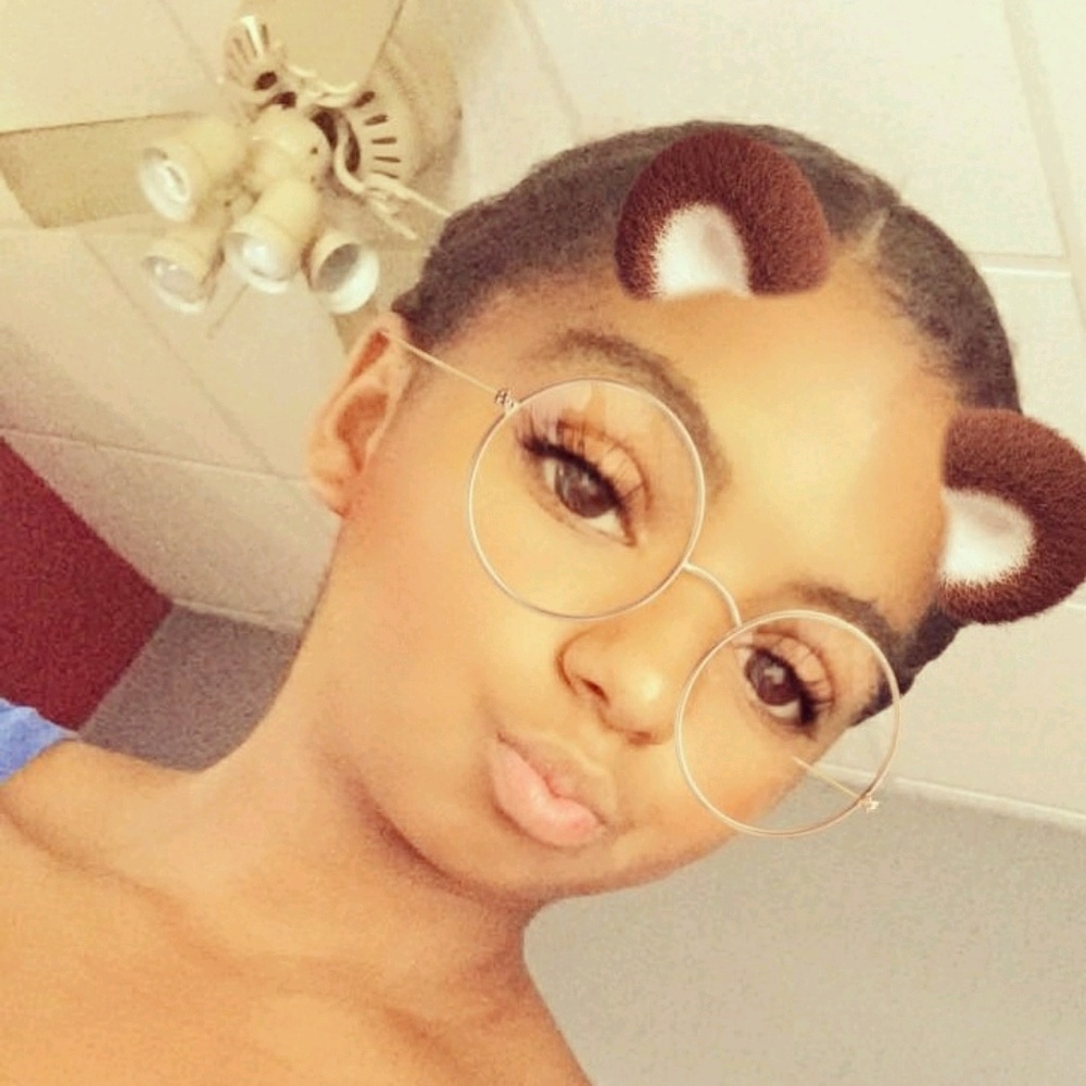 Meet your Posher, Zyara